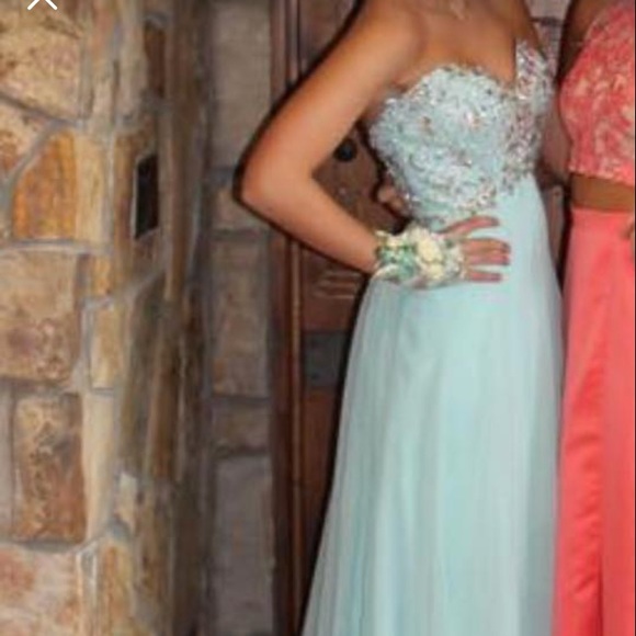 Prom Dress - Picture 3 of 6